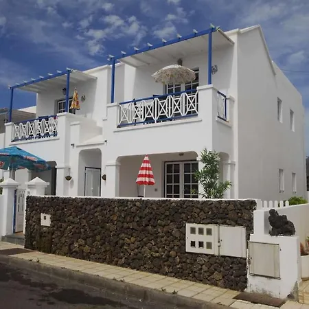 Arrieta Sleeps 4 Wifi T691514 Apartment